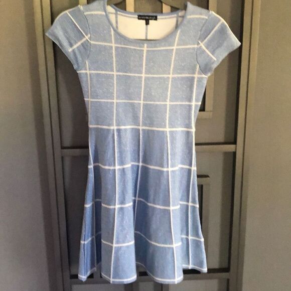 My Michelle Girls size medium baby blue knit short sleeve dress with Lurex￼ shim - Picture 1 of 4